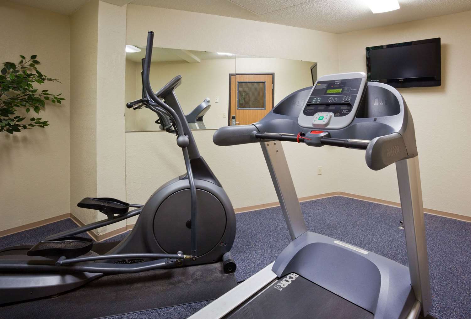 AmericInn by Wyndham Fargo West Acres 19/27