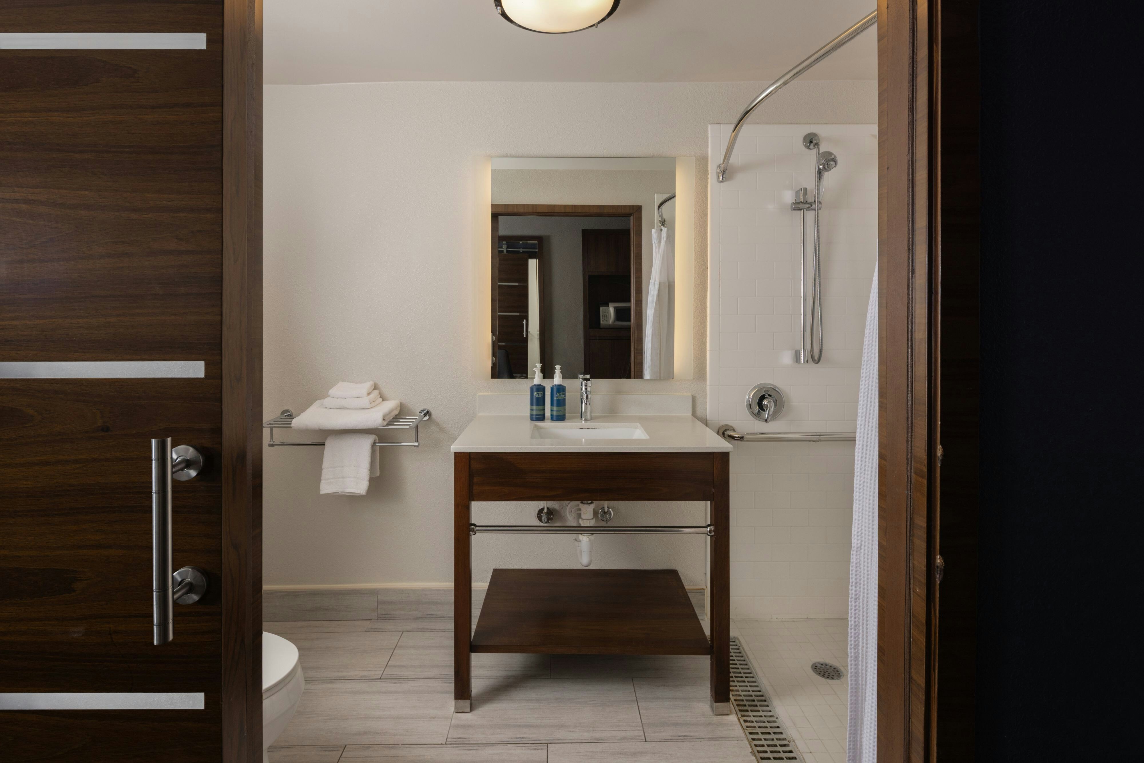 FOUR POINTS BY SHERATON DETROIT NOVI 62/63