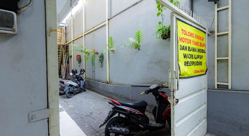RedDoorz Plus near Malang Town Square 44/50