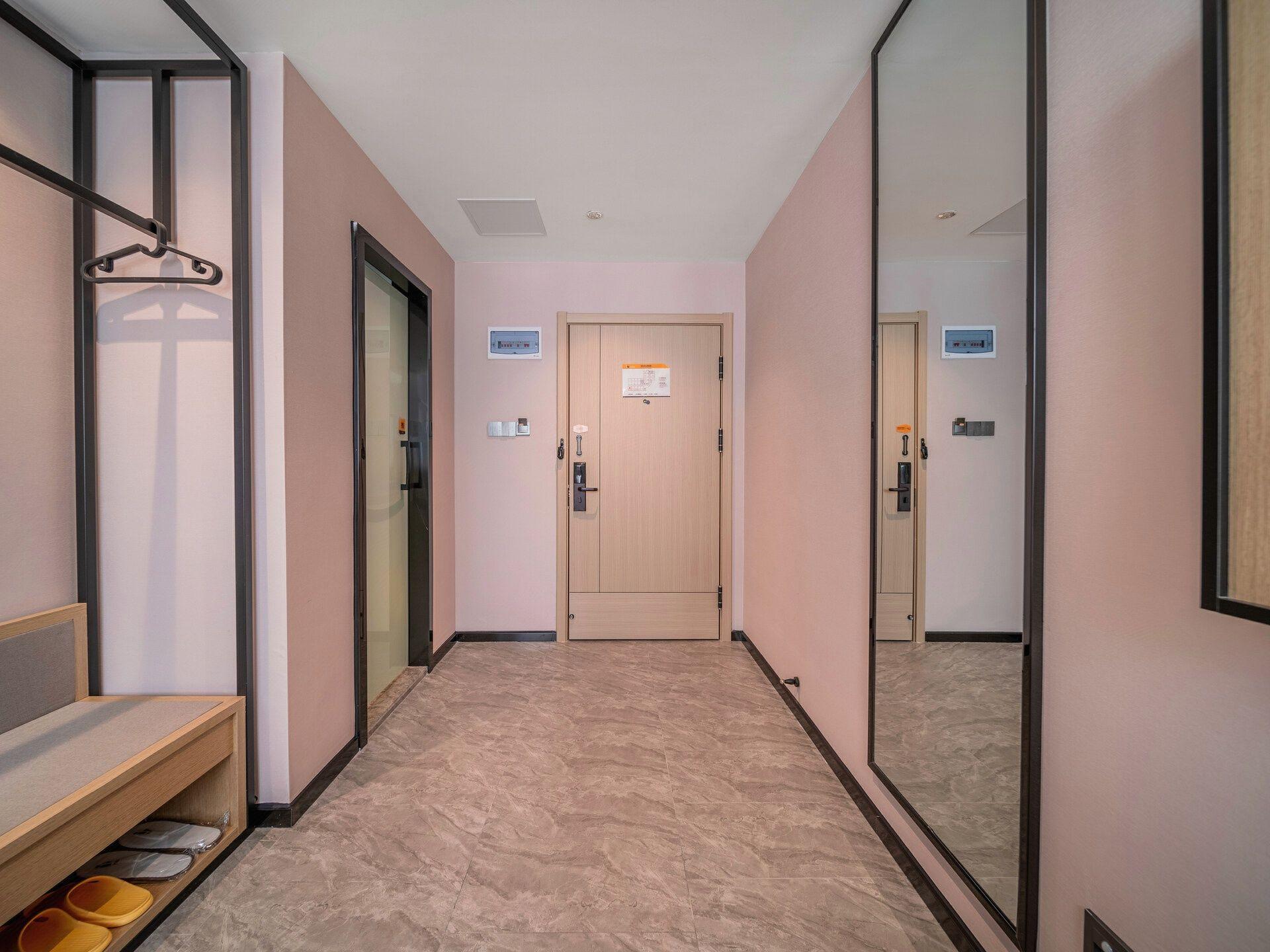 IU Hotel (Chongqing Fengdu Ghost City) 28/40