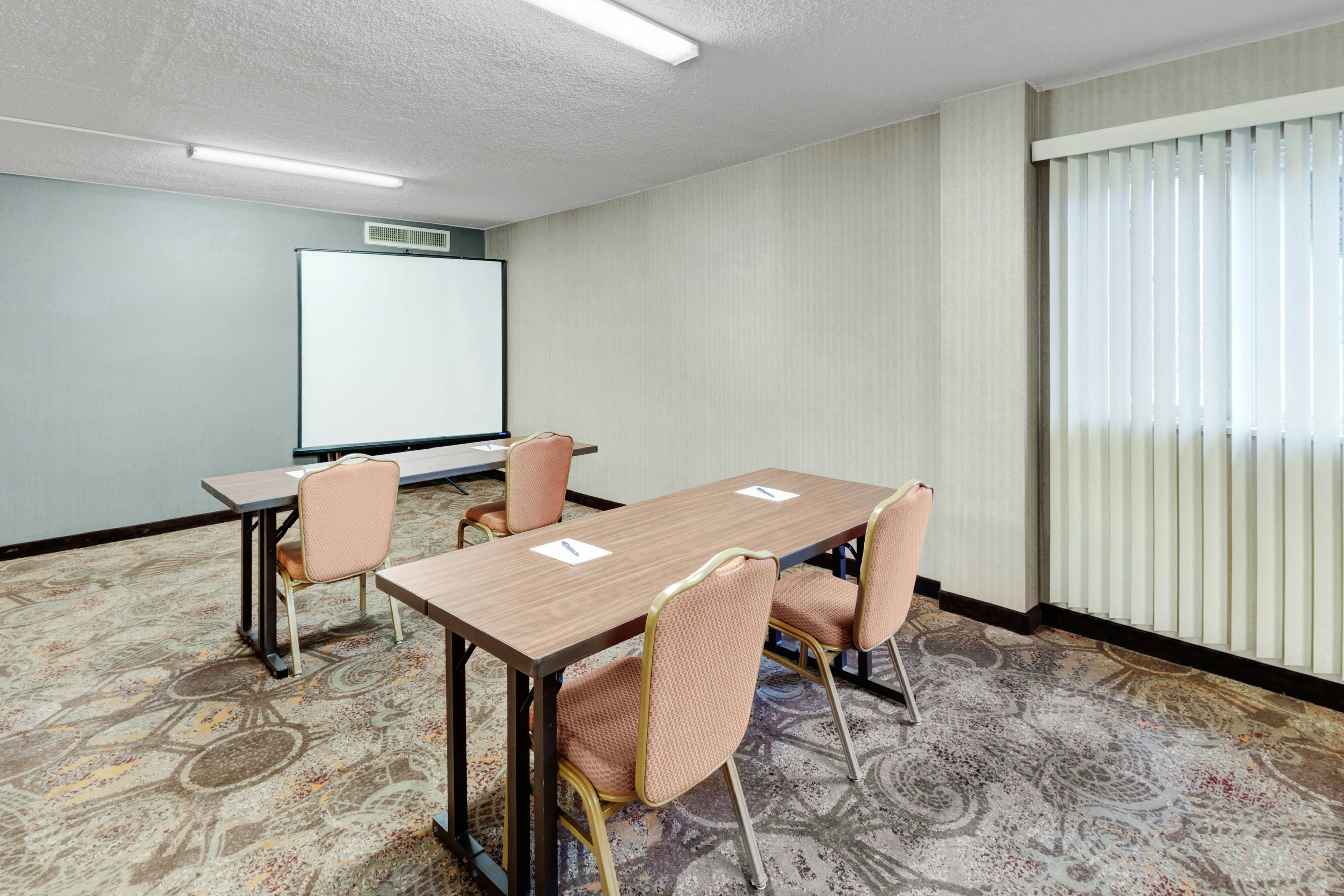 Delta Hotels by Marriott Baltimore North 14/17