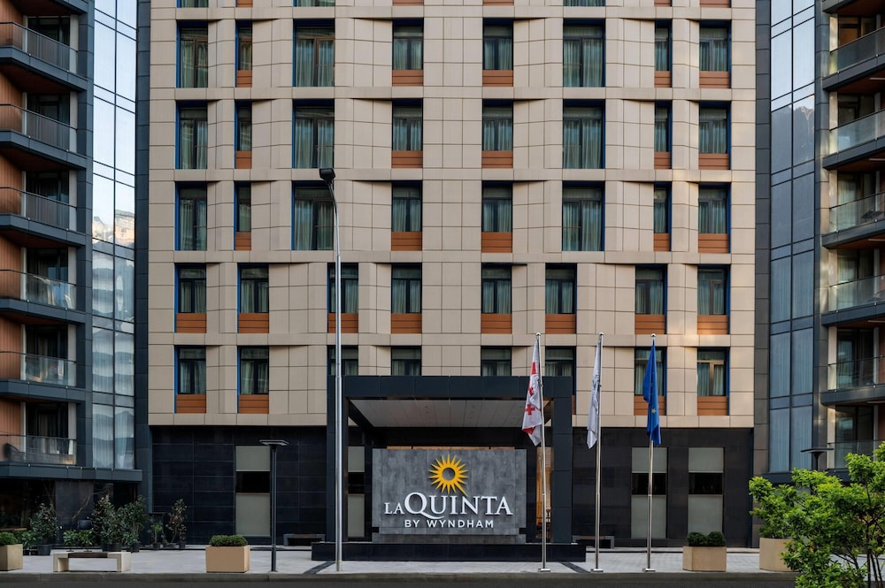 La Quinta by Wyndham Batumi 2/70