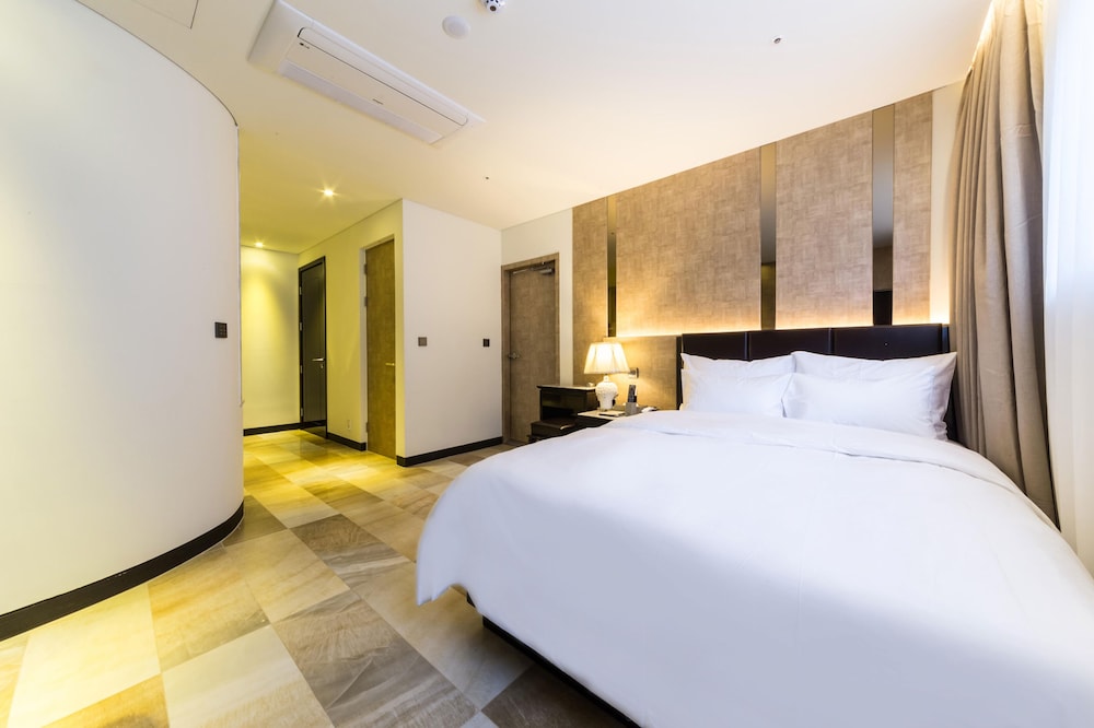 Suite, Double Bed