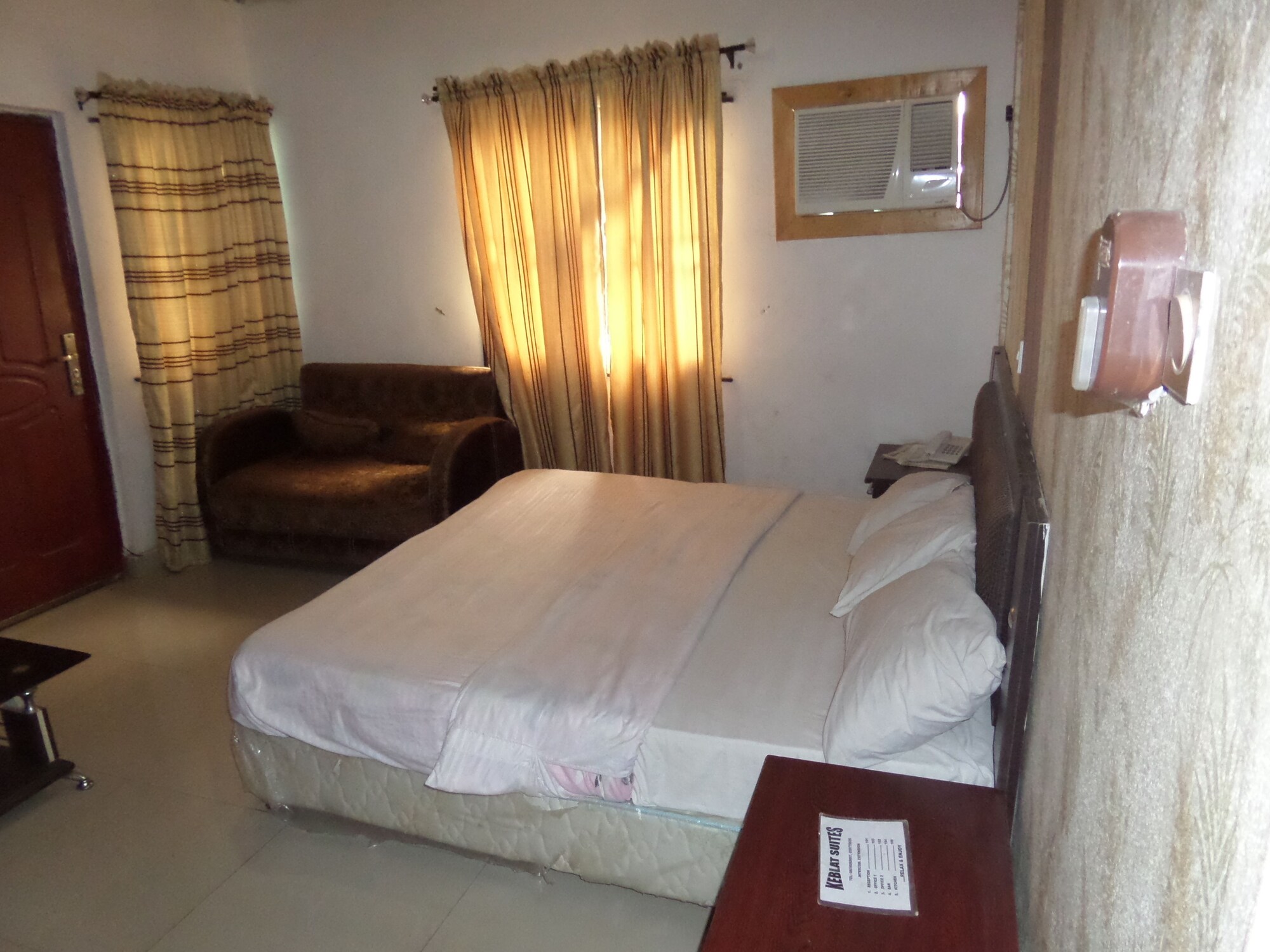 LUXURY, SUITE, QUEEN BED