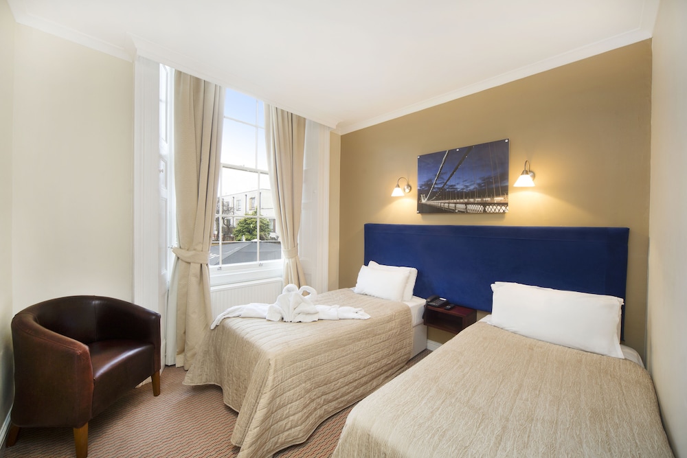 Clifton Hotel 9/53
