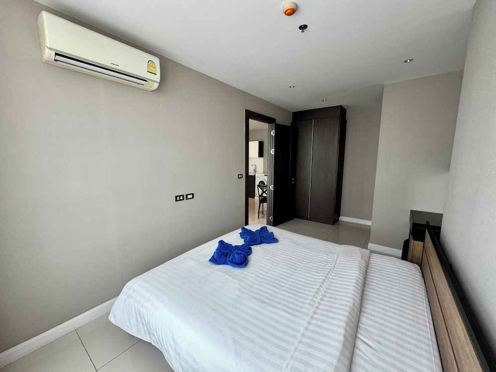 The Point Pratumnak by PSR ASIA 20/50