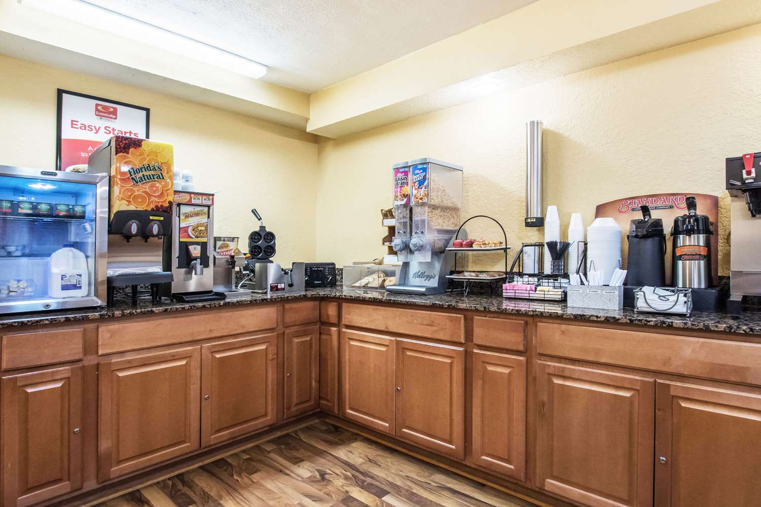 Econo Lodge Cloverdale 11/39