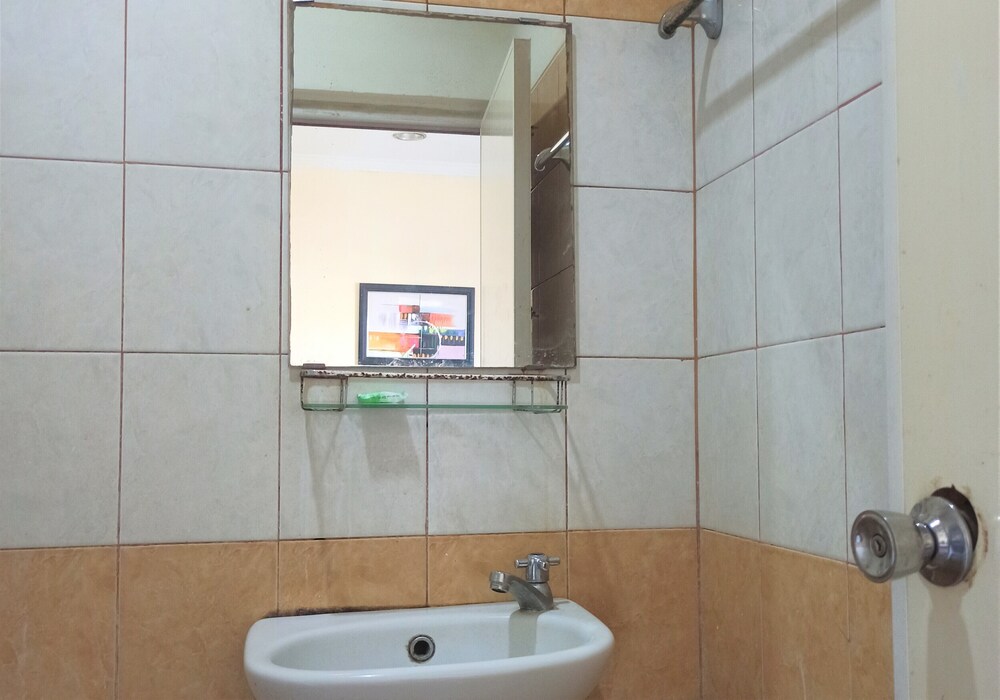 Hotel O near Mall Panakukkang formerly Al-Badar Hotel Syariah 24/52