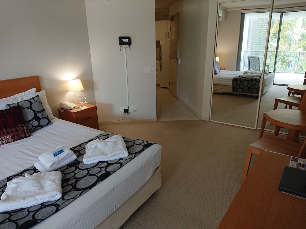 SCARBOROUGH BEACH RESORT 17/72