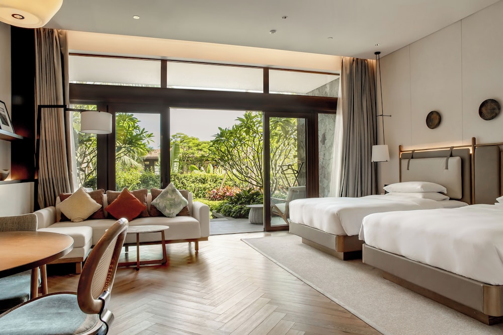 Grand Hyatt Shenzhou Peninsula 15/50
