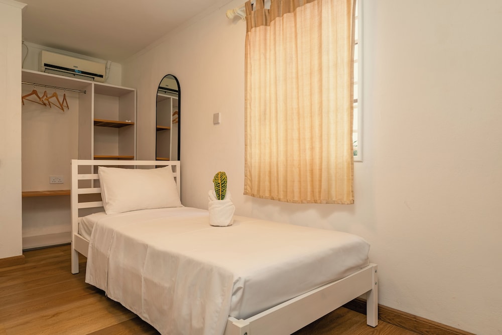 Beau Vallon Bungalows 15/50