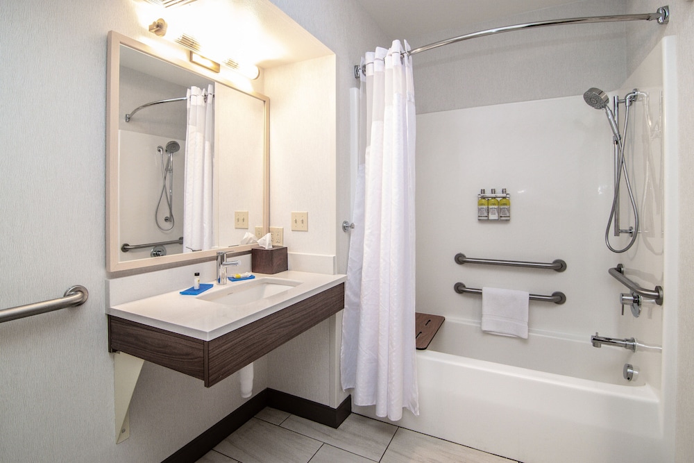 Holiday Inn Express Hotel & Suites Kalispell 29/77