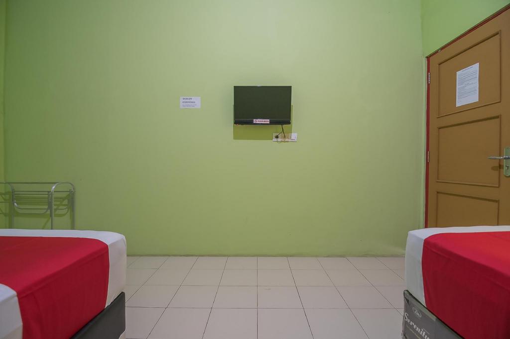 RedDoorz near Kampus UMP Purwokerto 34/44