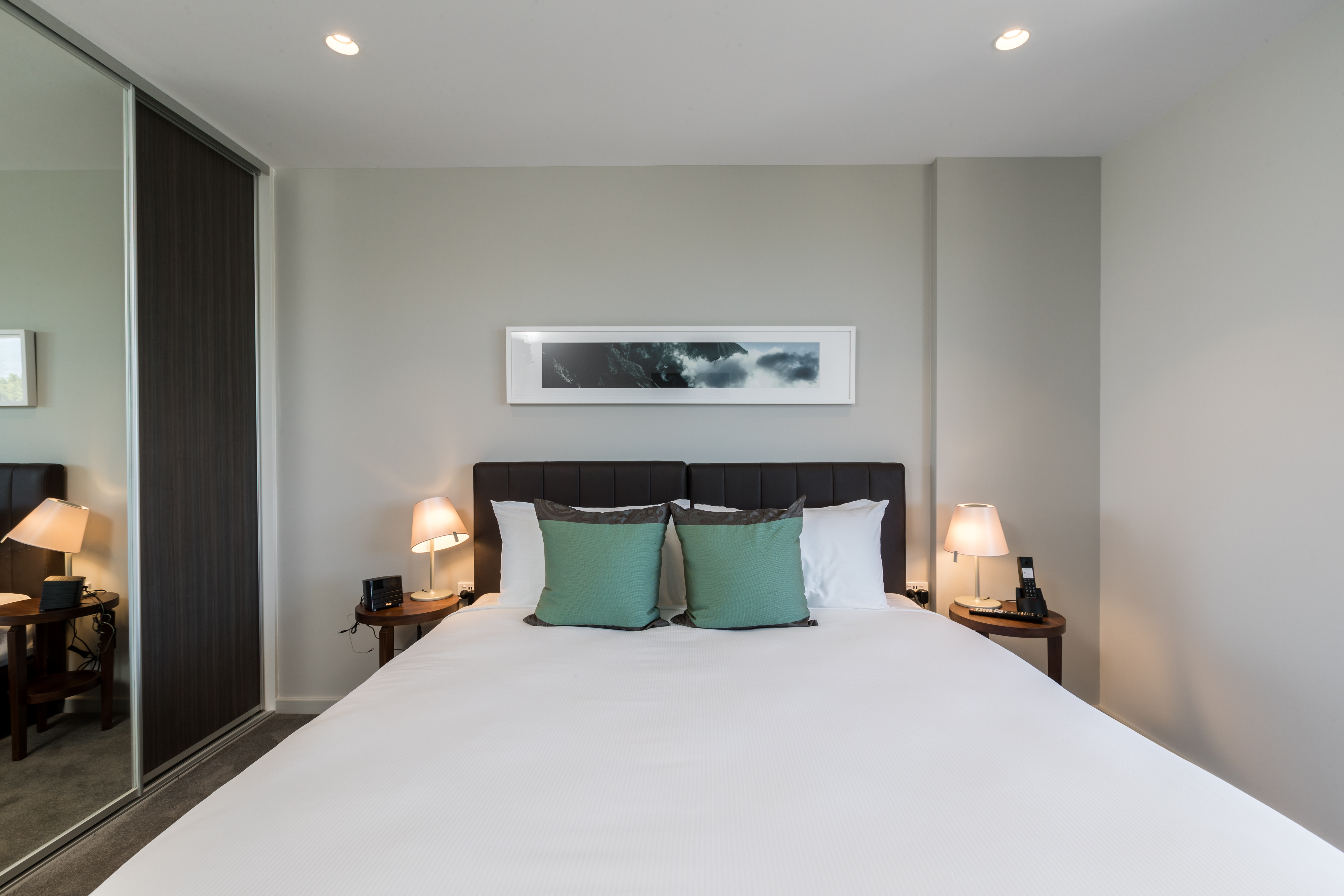 2 Bedrooms, Study