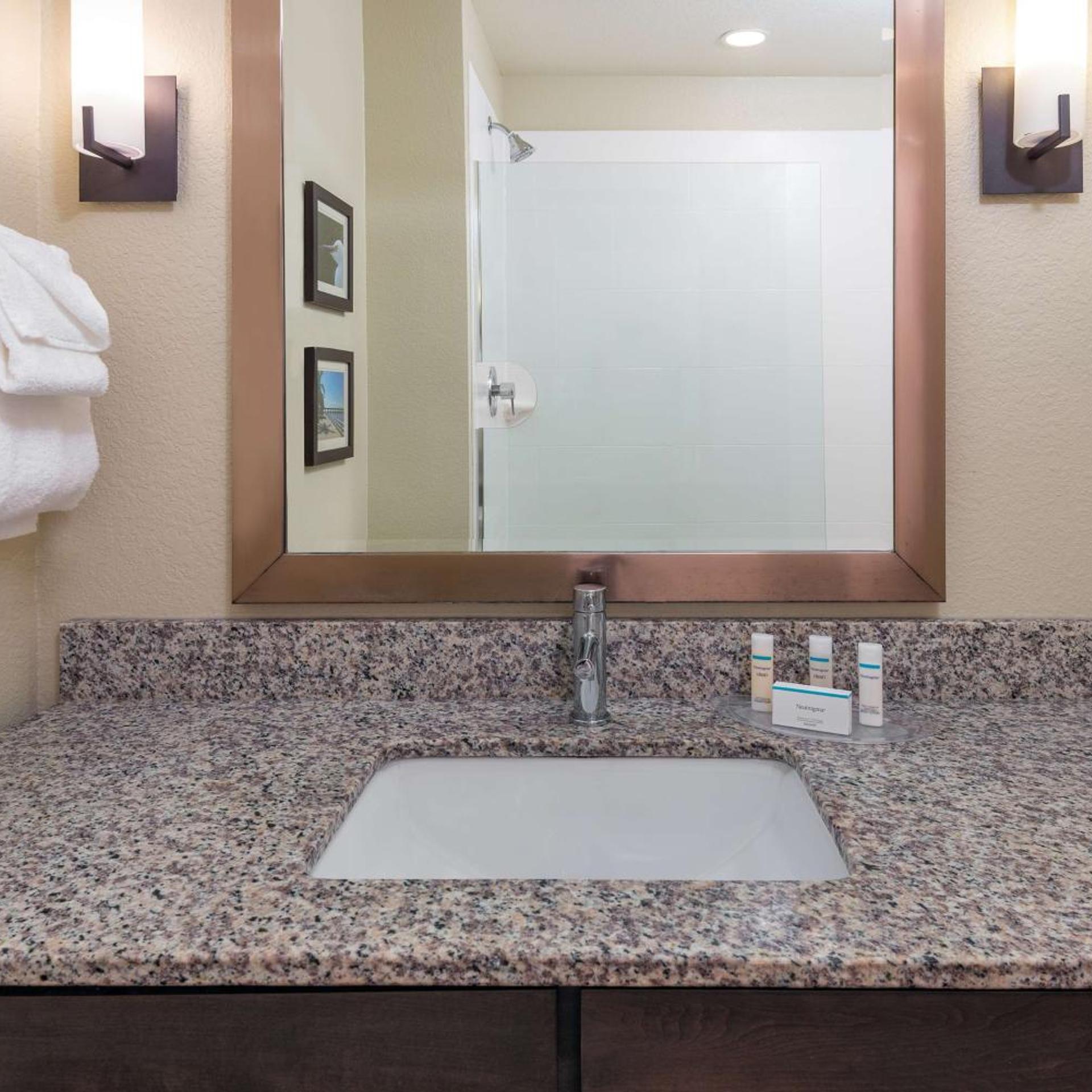 جناح بسريرين كوين، Coral Pointe Sarasota, an Ascend Collection Hotel 3/3