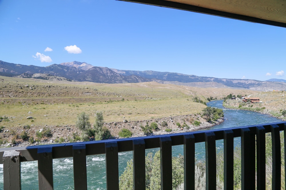 Ridgeline Hotel at Yellowstone, an Ascend Collection Hotel 57/59