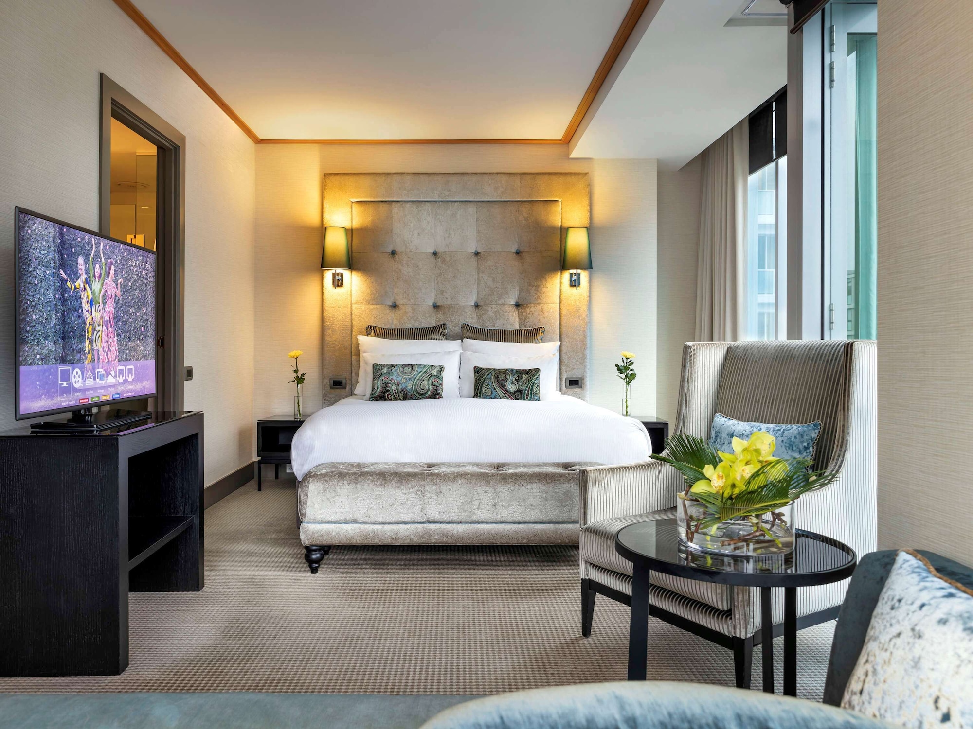 SUPERIOR, KING BED
