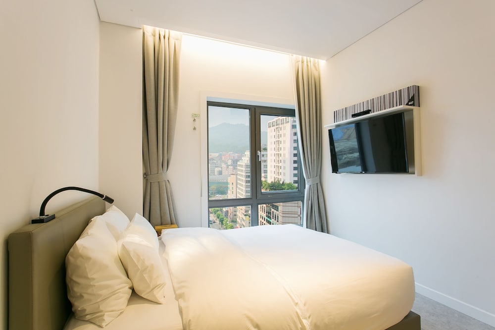 H Avenue Hotel Shinchon & Idae 38/50