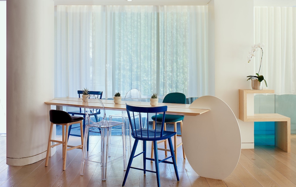 The Valorian Los Angeles, Curio Collection by Hilton 70/87