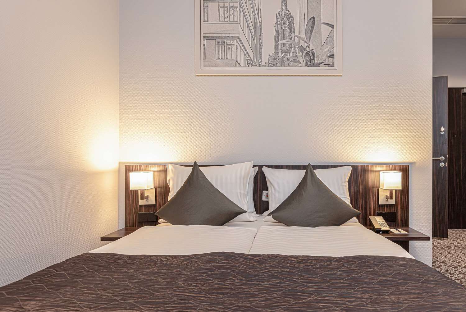 Ramada By Wyndham Frankfurt Central Station 6/35