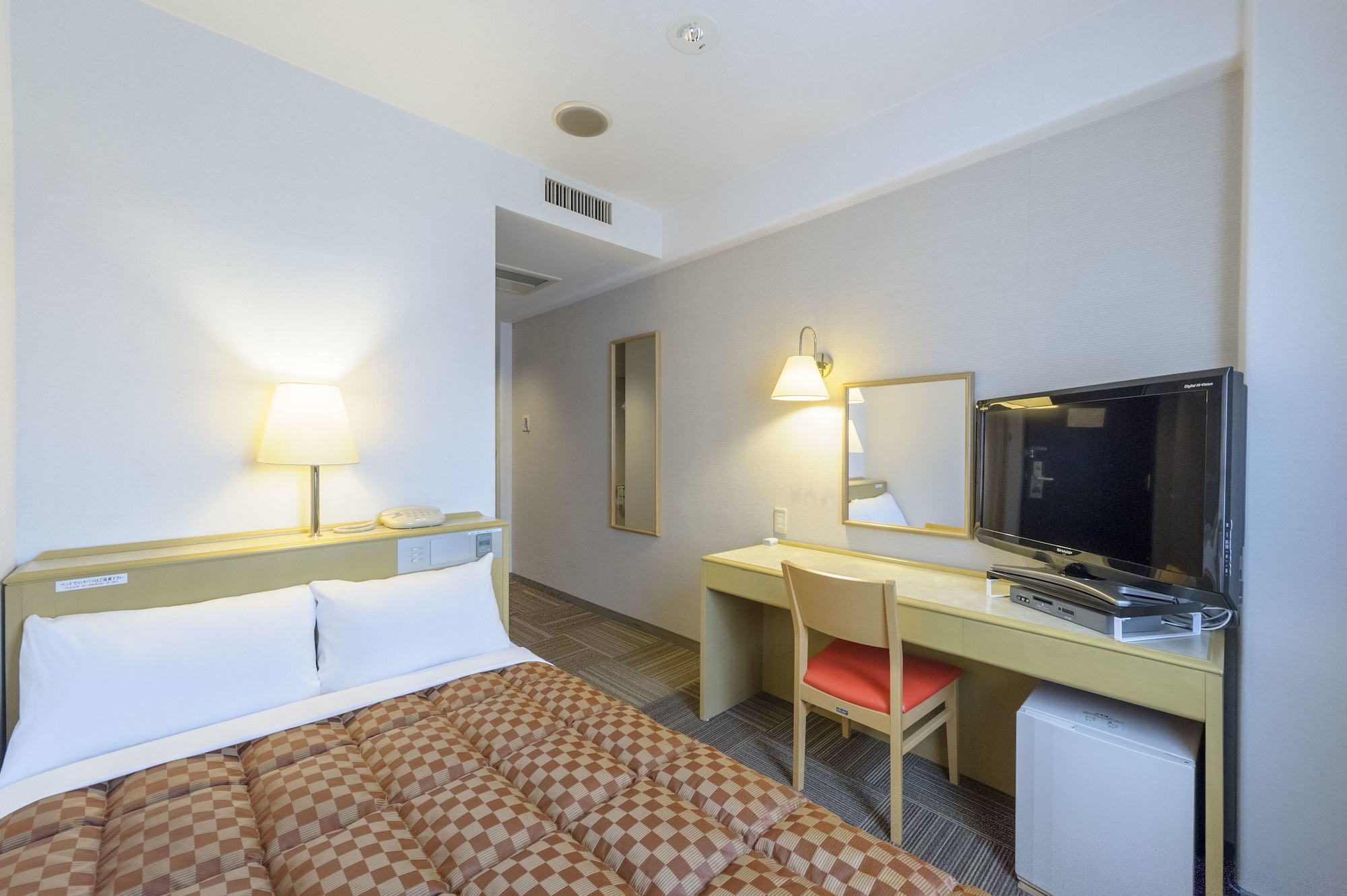 ROOM, DOUBLE BED