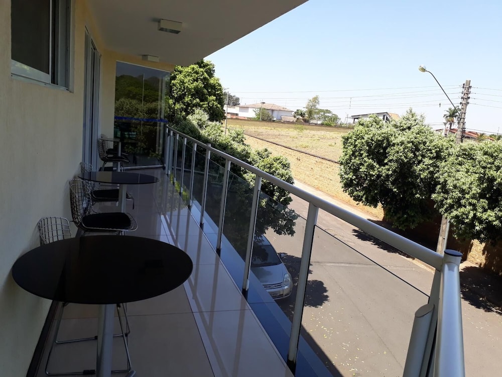 Cristal Palace Inn 24/40