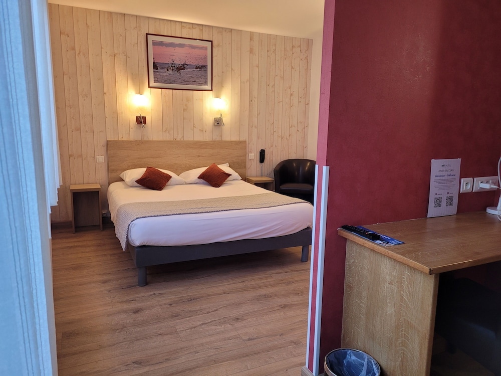 Hotel Des Halles 10/66