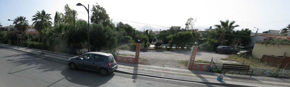 Violeta Hotel 37/44
