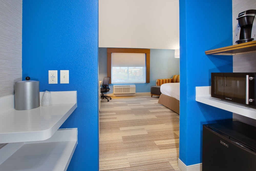 Holiday Inn Express And Suites Wooster 24/47