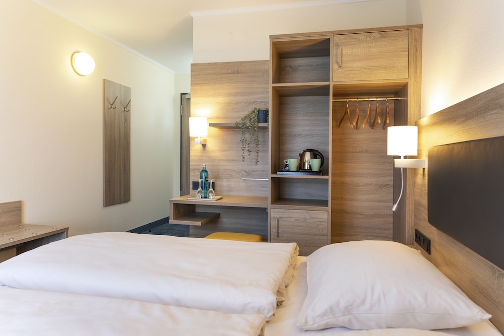 غرفة بسريرين منفصلين، Achat Hotel Lohr am Main 3/6