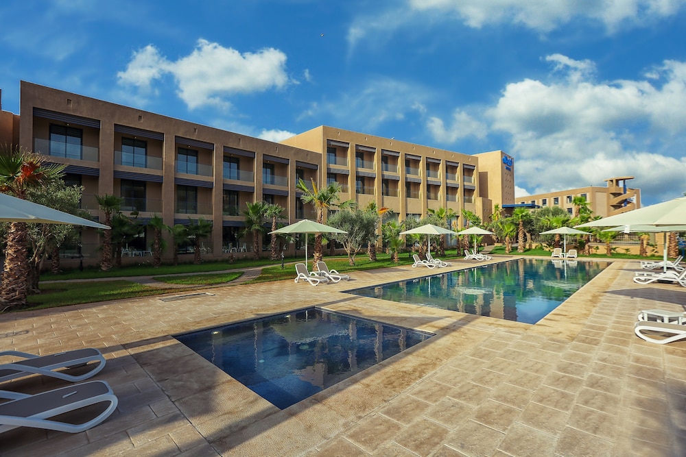 WAZO HOTEL 62/63