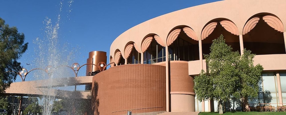 Holiday Inn Express Suites Tempe 4/46