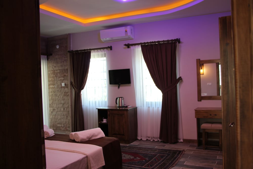 El Nazar Stone Suite 40/50