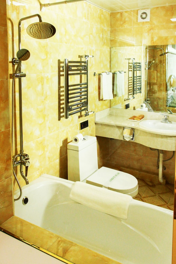 Royal House Hotel 2 47/49