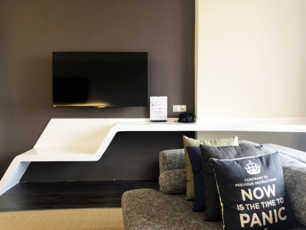 M Roof Hotel & Residences 20/53