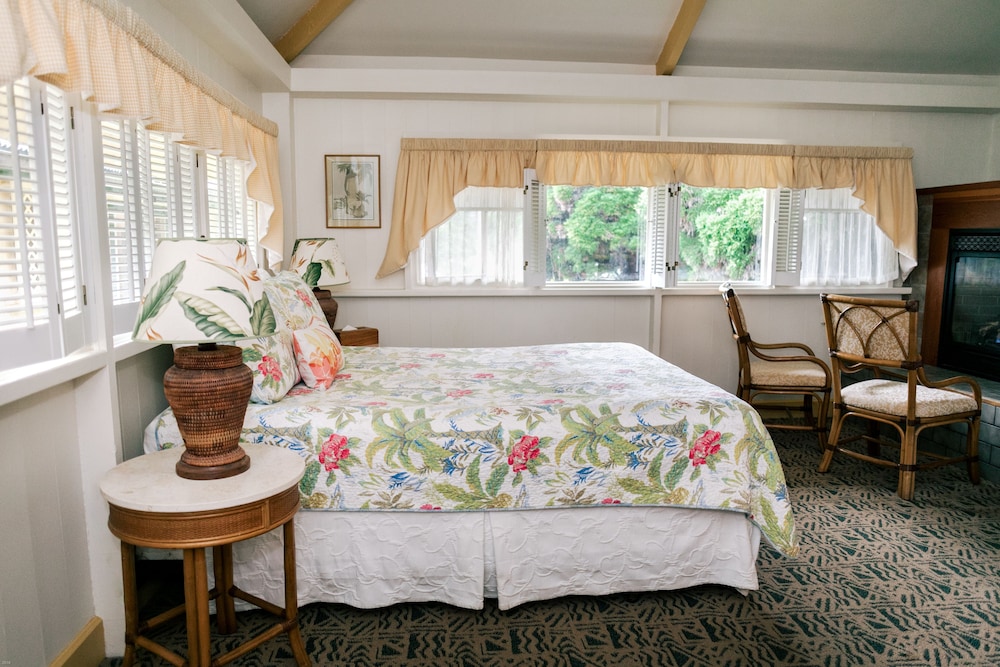 Kilauea Lodge and Restaurant 34/76