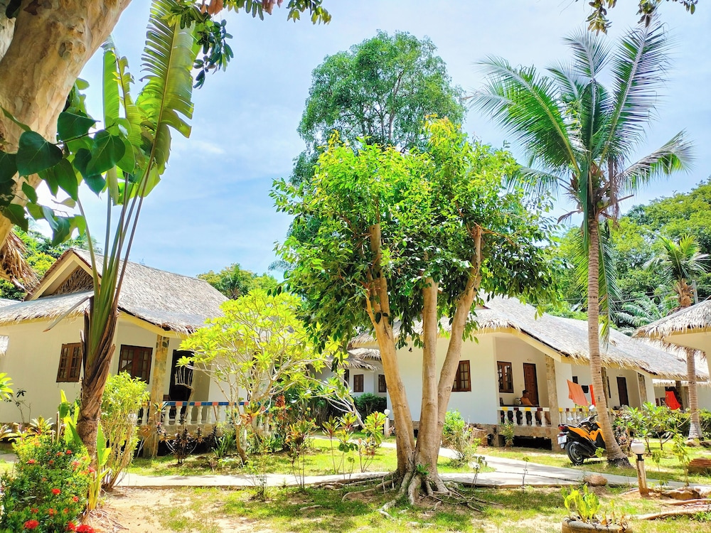 Phuwadee Resort And Spa 42/48
