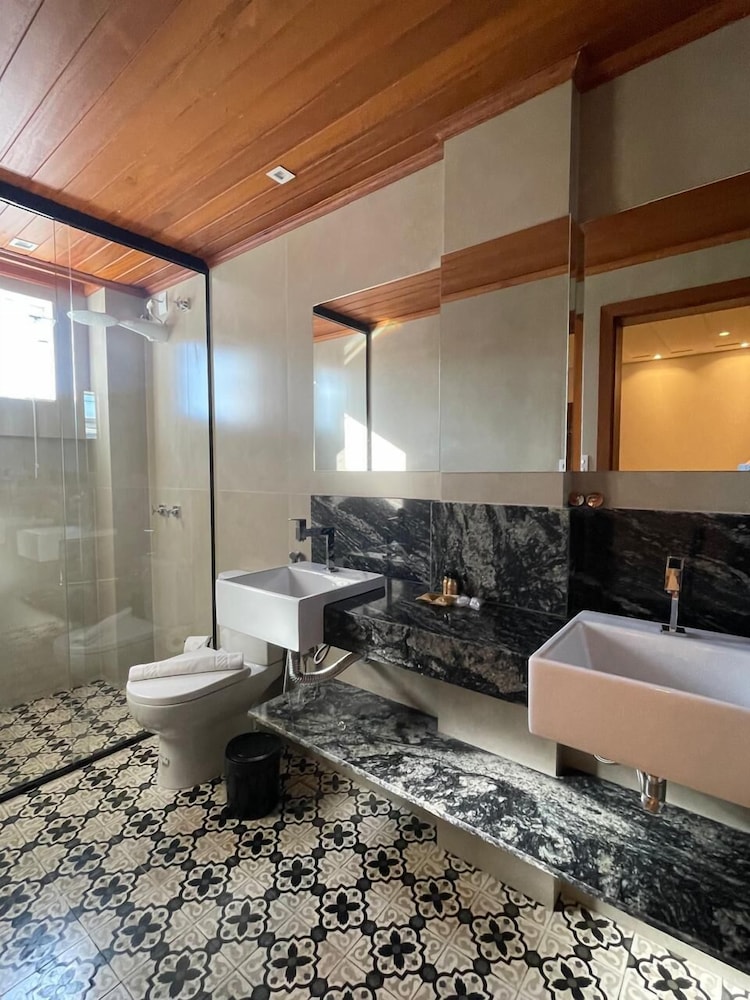 غرفة ديلوكس بسرير كينج، Hotel Estilo de Minas 7/7