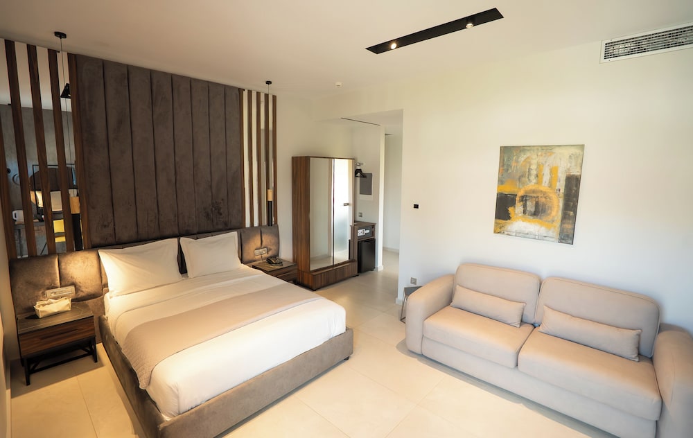 Mirabilis Boutique Hotel 13/60
