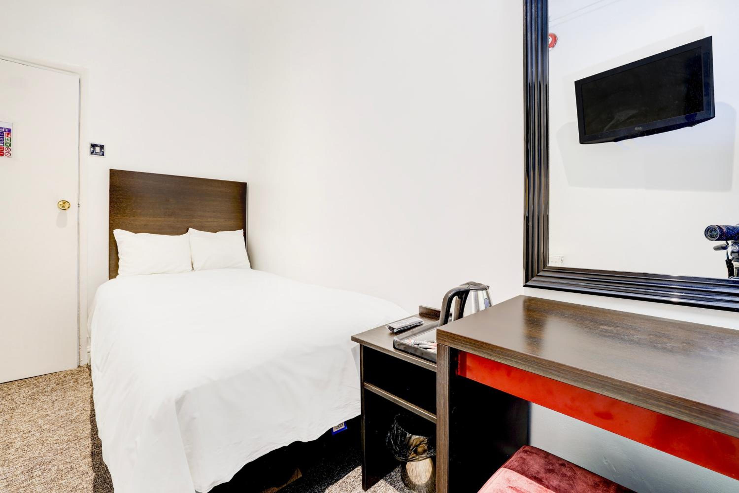 غرفة قياسية رباعية، London Shelton Hotel, Finsbury Park 4/6