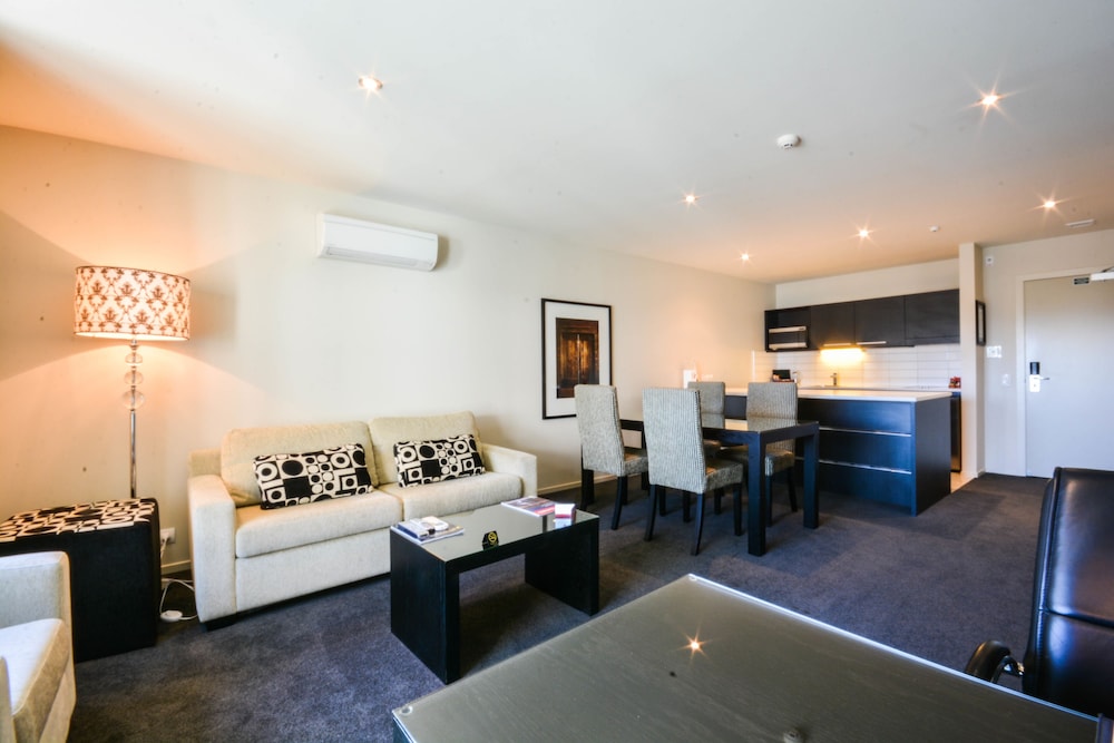 Carnmore Chateau Marlborough 36/45