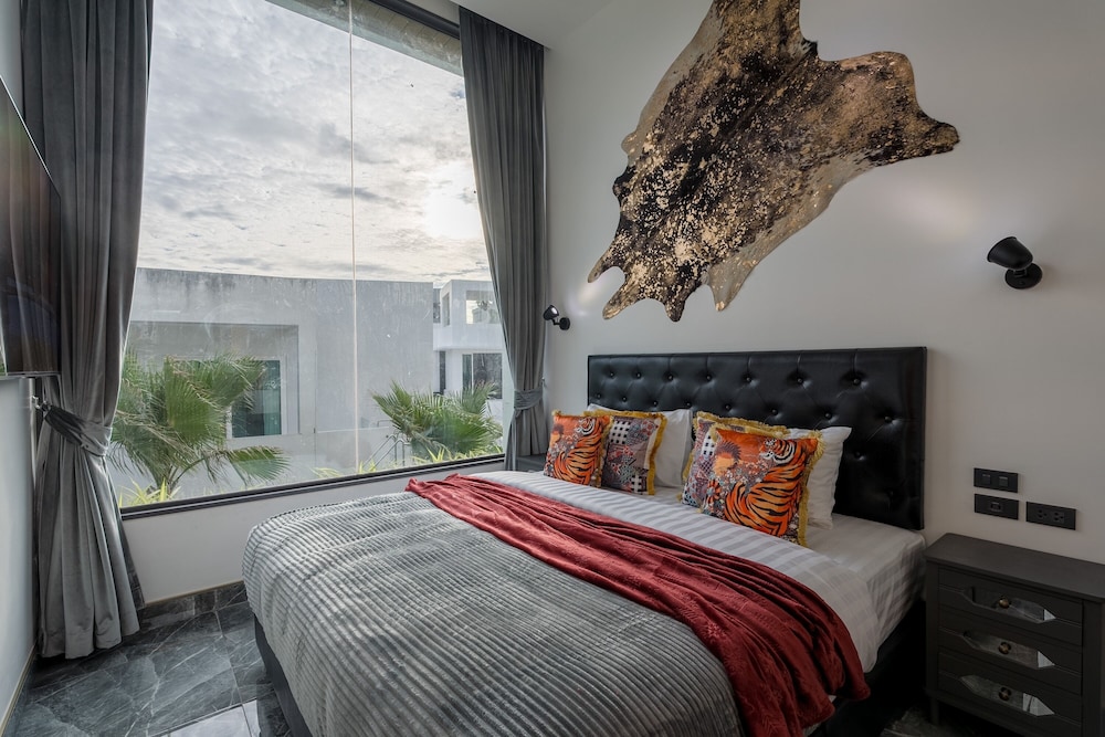 EXCLUSIVE, VILLA