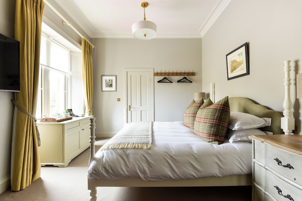West, Executive, King Bed
