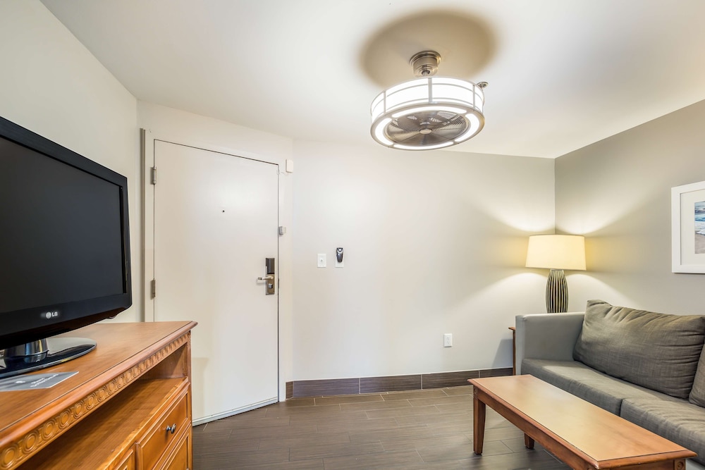 Country Inn & Suites by Radisson, Virginia Beach (Oceanfront) 21/35