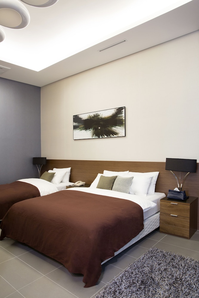 Mate Hotel Bundang 17/50