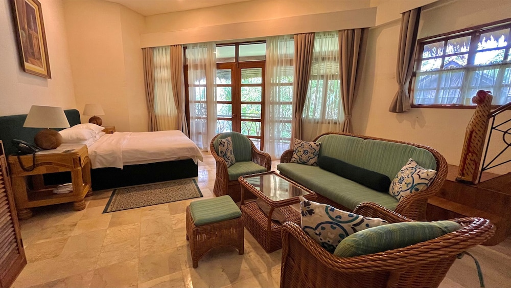 Coco Grove Beach Resort 32/50