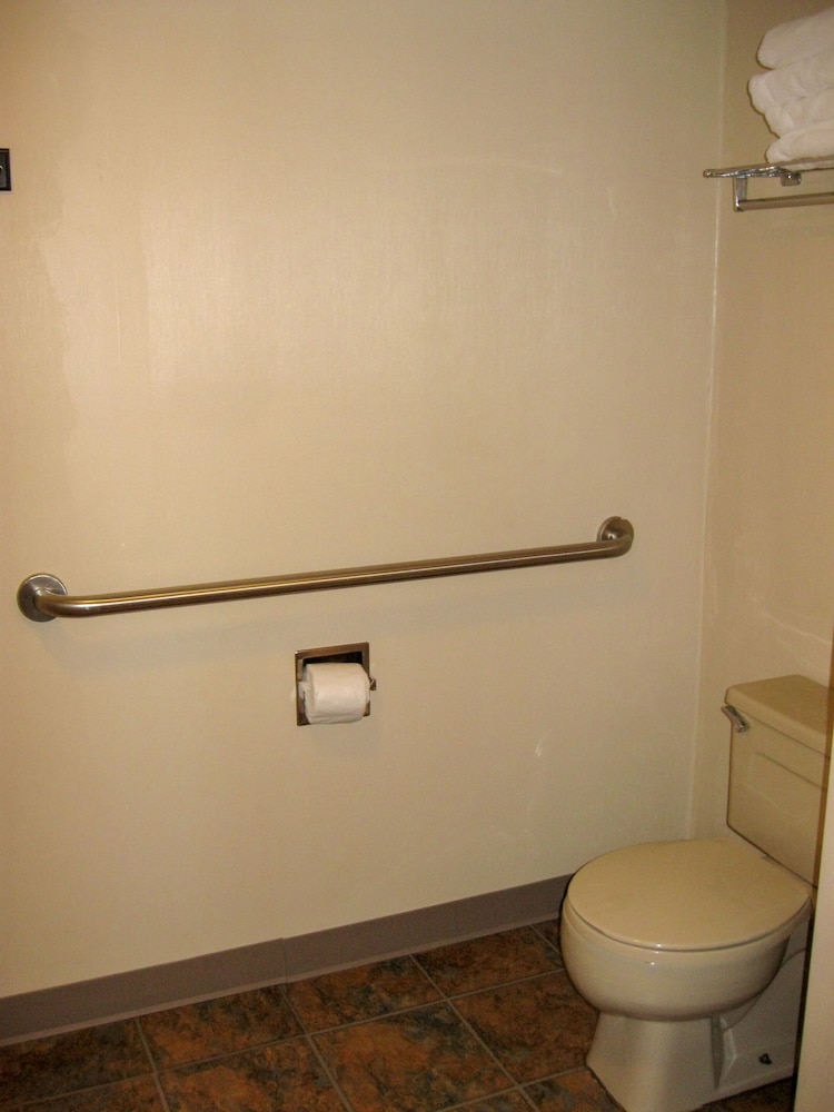 Cedar Hill Lodge 64/64