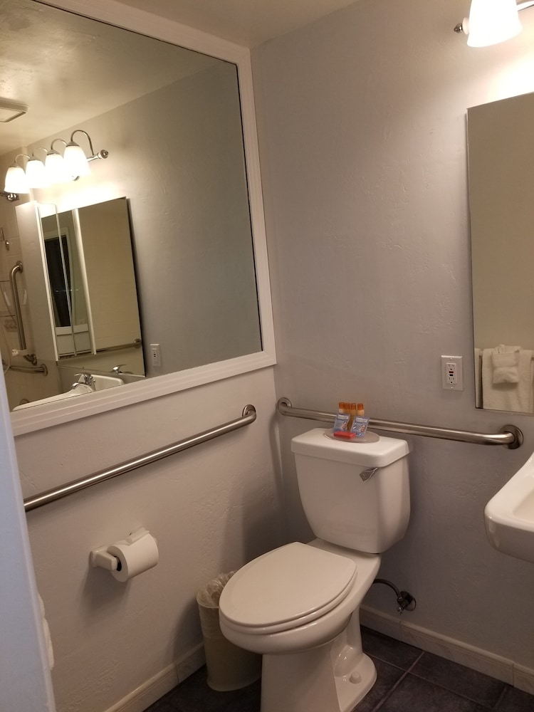 Tamarack Beach Resort Hotel 14/65