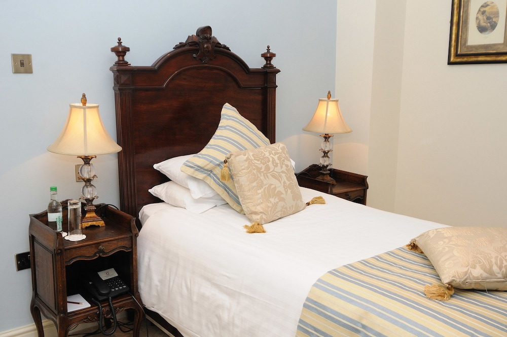 Ye Olde Bell Hotel Spa 18/64
