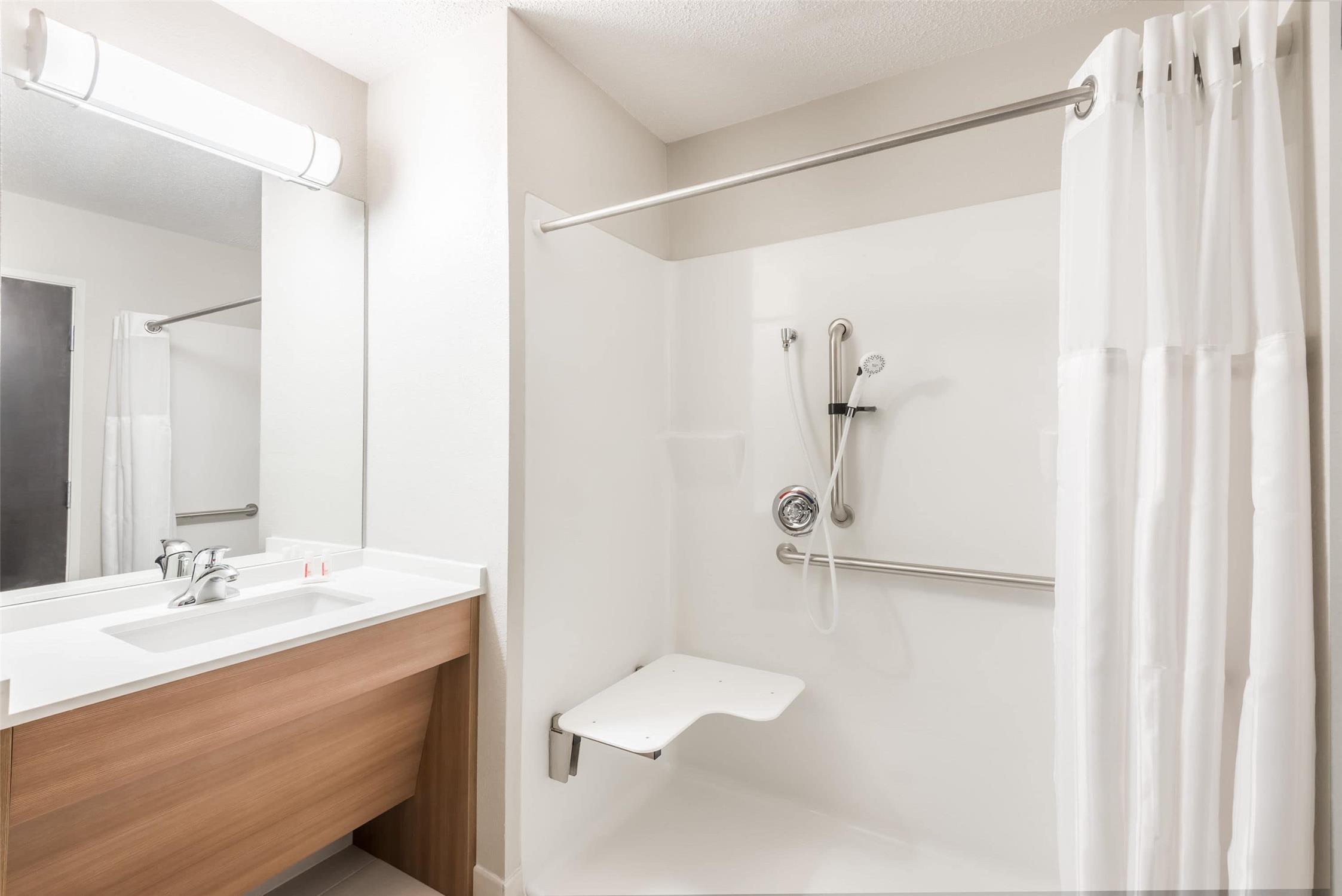 Microtel Inn and Suites By Wyndham Beaver Falls 29/30